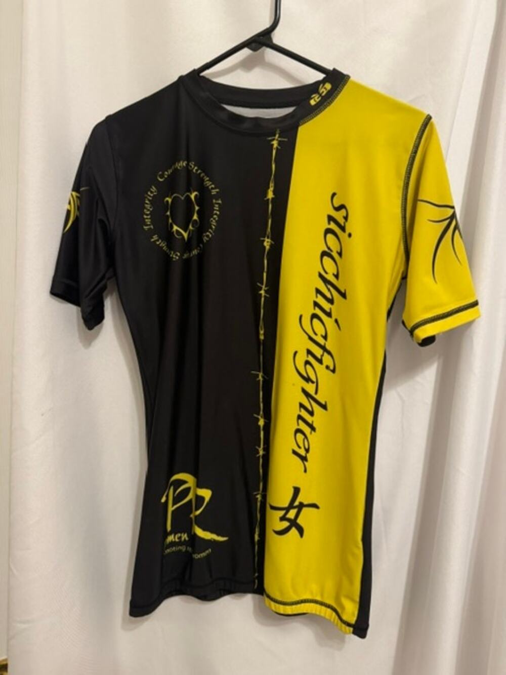 Sick Fighter Submission Women's BJJ Jiu Jitsu Rash Guard Black Yellow Size M